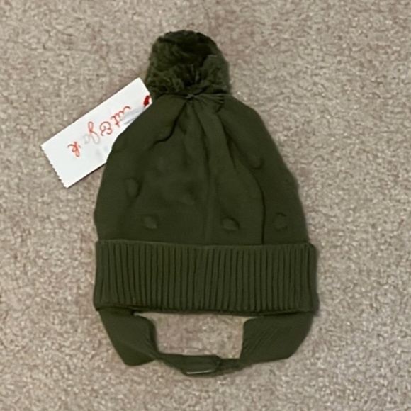 NWT newborn Pom Pom beanie, Cat & Jack, dark olive, unisex, 0-6 months - Picture 1 of 7
